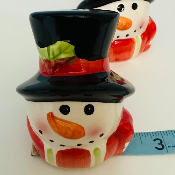 Snowman Ceramic Set Of Christmas Holiday Salt And Pepper Shakers - Picture 8 of 9